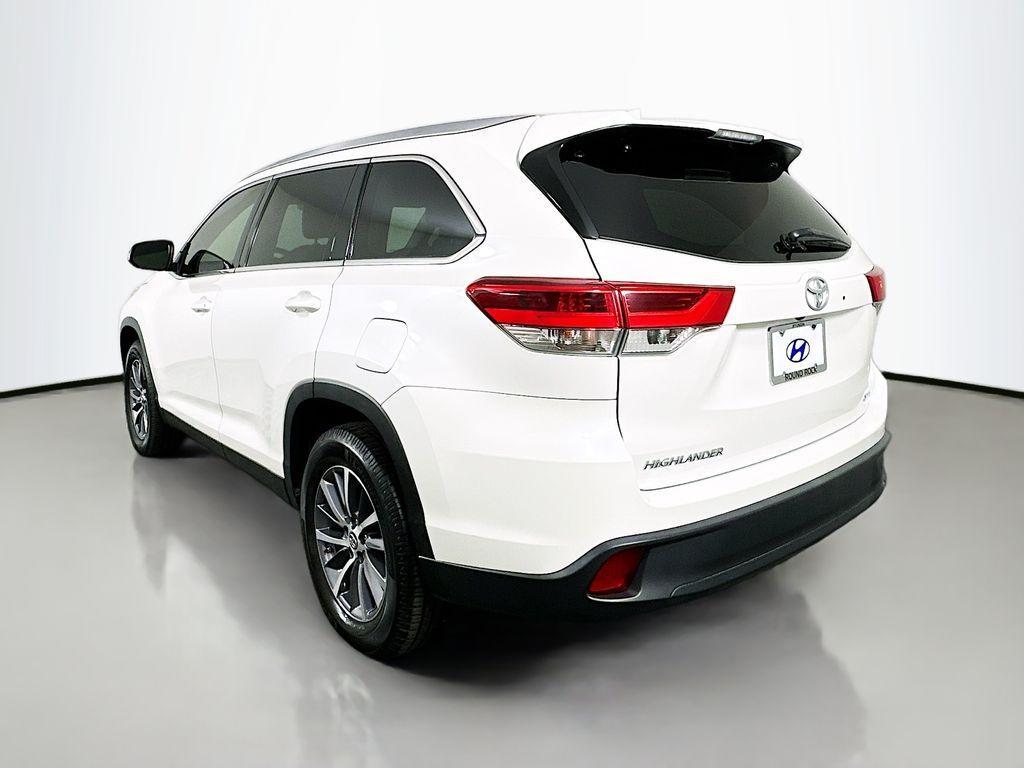 used 2019 Toyota Highlander car, priced at $26,639