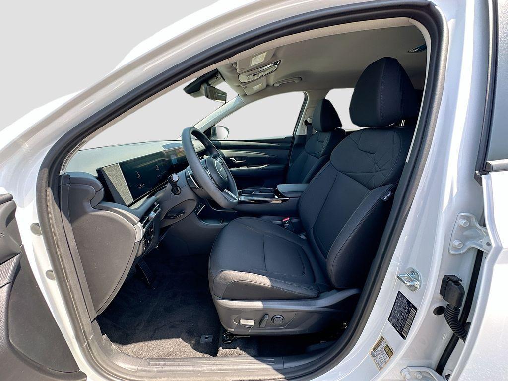 new 2025 Hyundai TUCSON Hybrid car, priced at $35,965