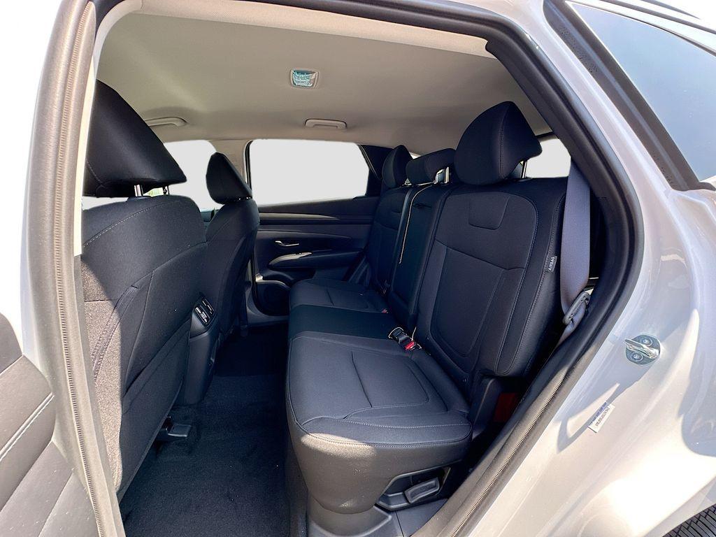 new 2025 Hyundai TUCSON Hybrid car, priced at $35,965