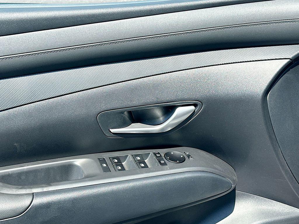 new 2025 Hyundai TUCSON Hybrid car, priced at $35,965
