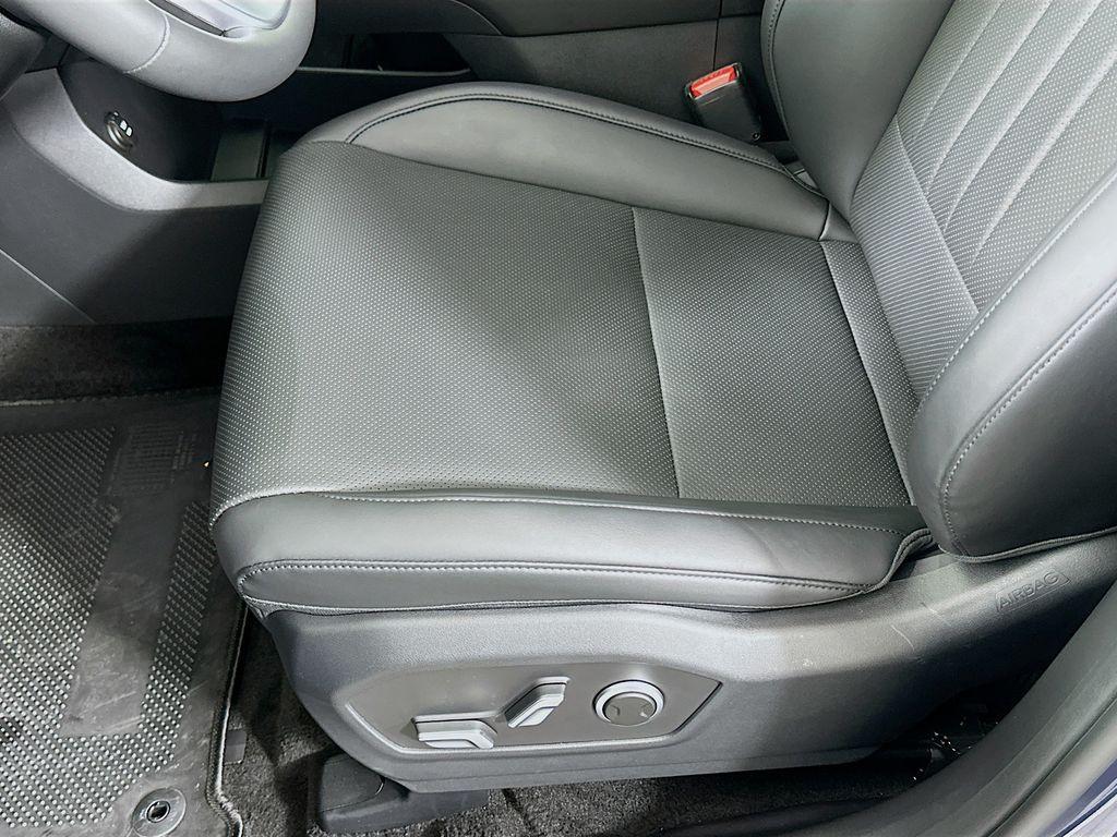 used 2025 Hyundai Santa Fe car, priced at $32,999