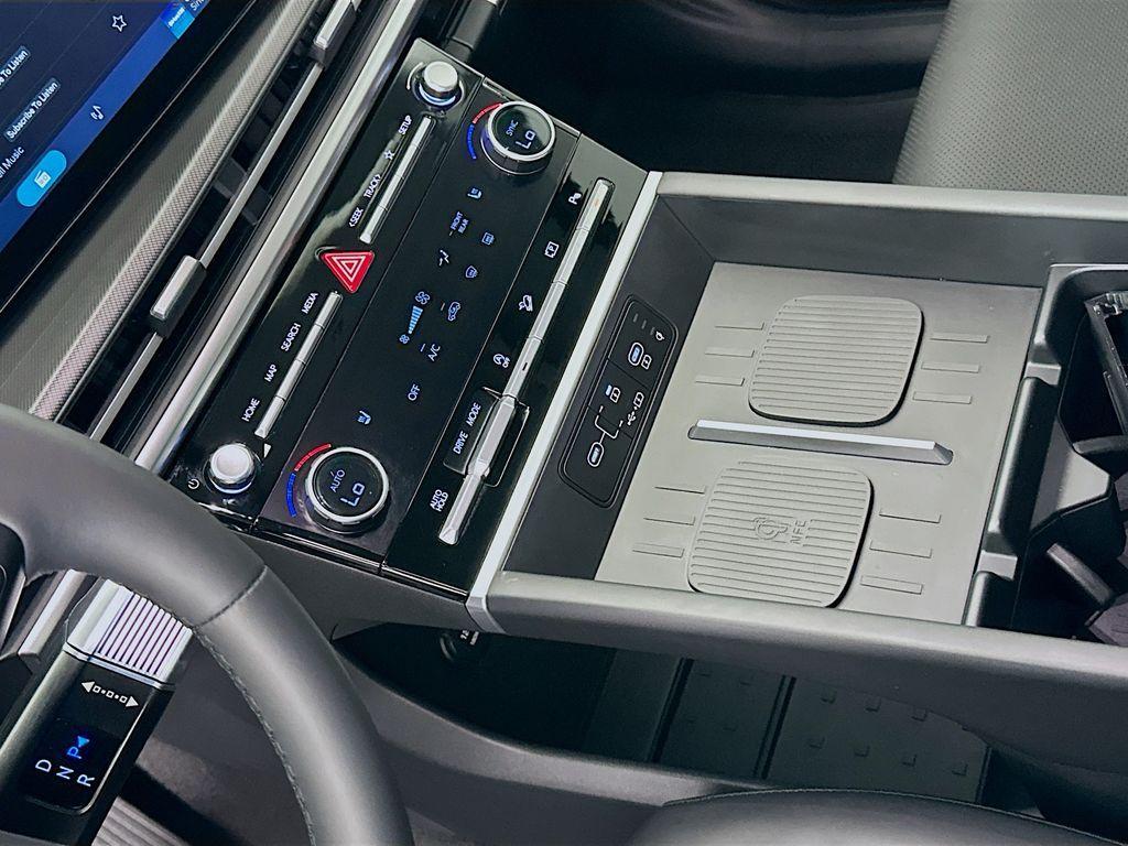 used 2025 Hyundai Santa Fe car, priced at $32,999