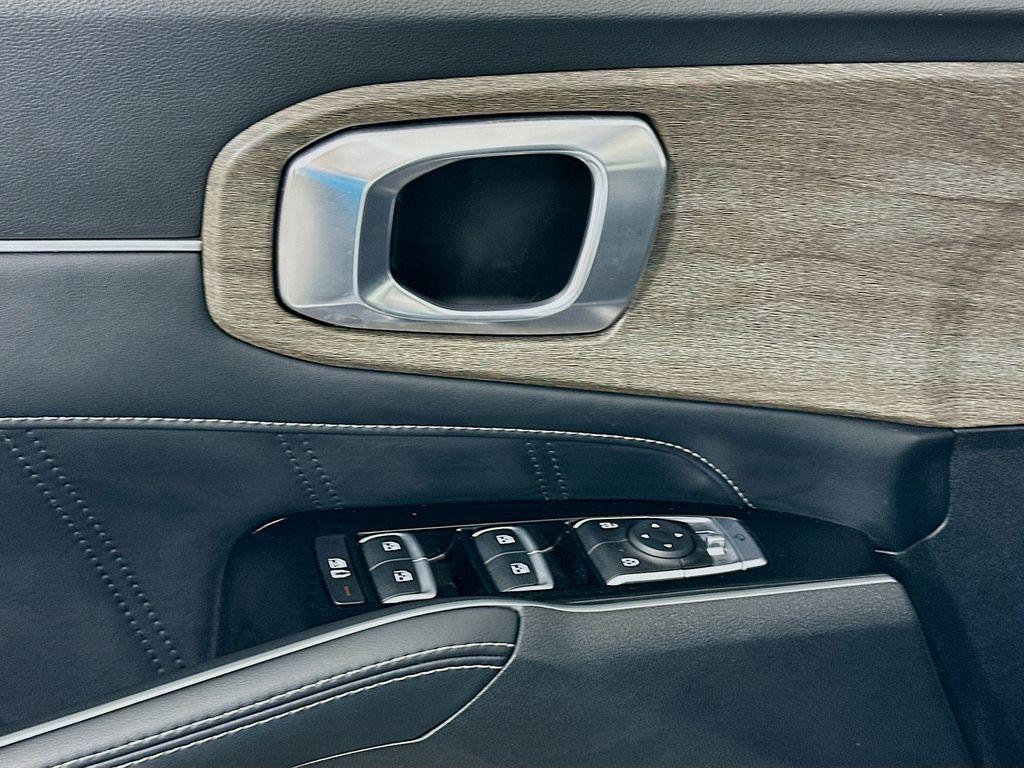 used 2021 Kia Sorento car, priced at $25,300