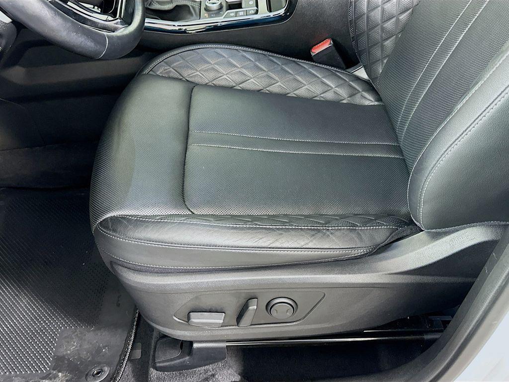 used 2021 Kia Sorento car, priced at $25,300