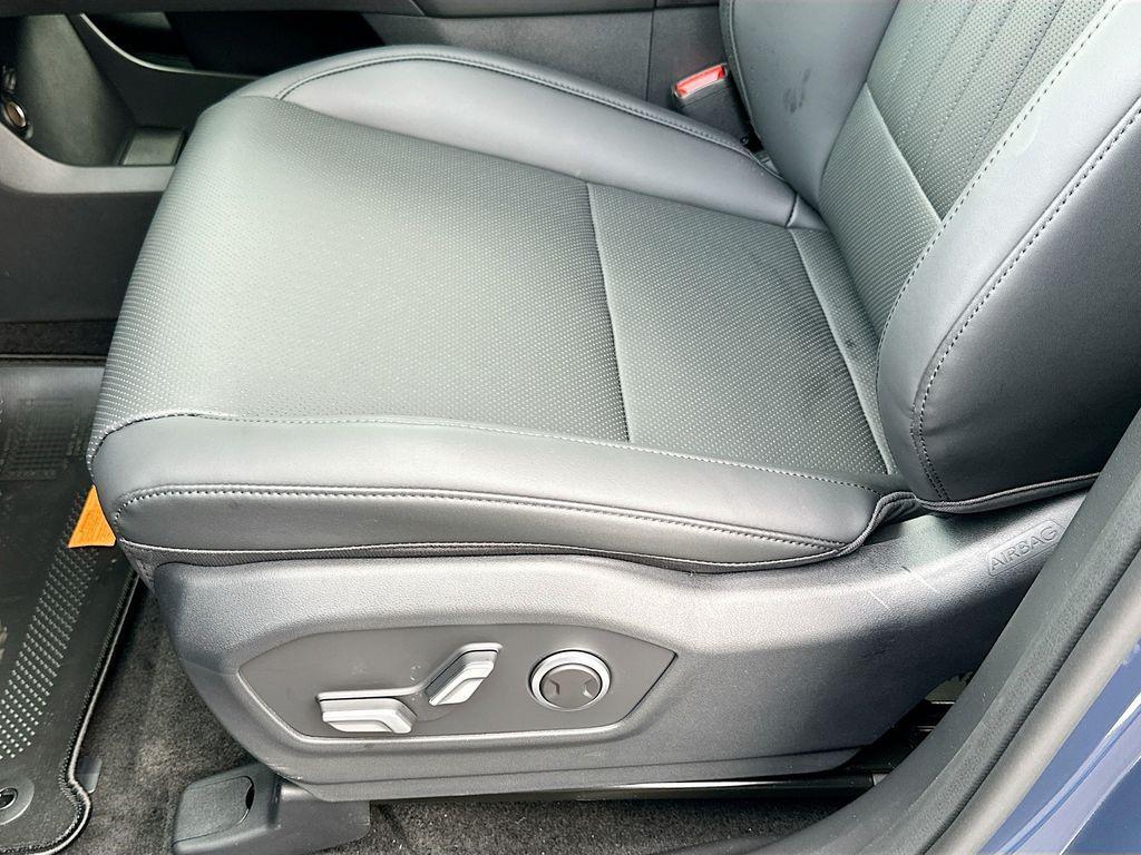 new 2025 Hyundai Santa Fe car, priced at $39,025