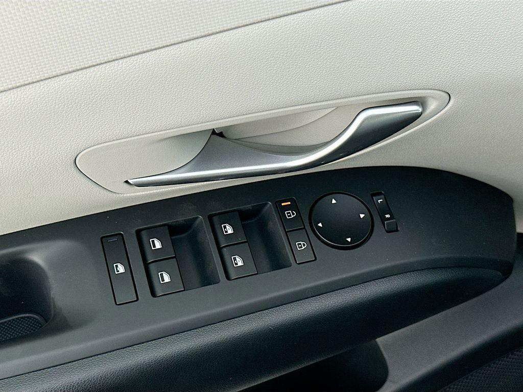 new 2025 Hyundai TUCSON Hybrid car, priced at $35,475