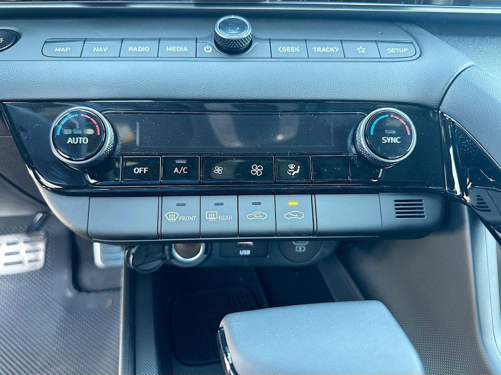 new 2025 Hyundai ELANTRA HEV car, priced at $29,685