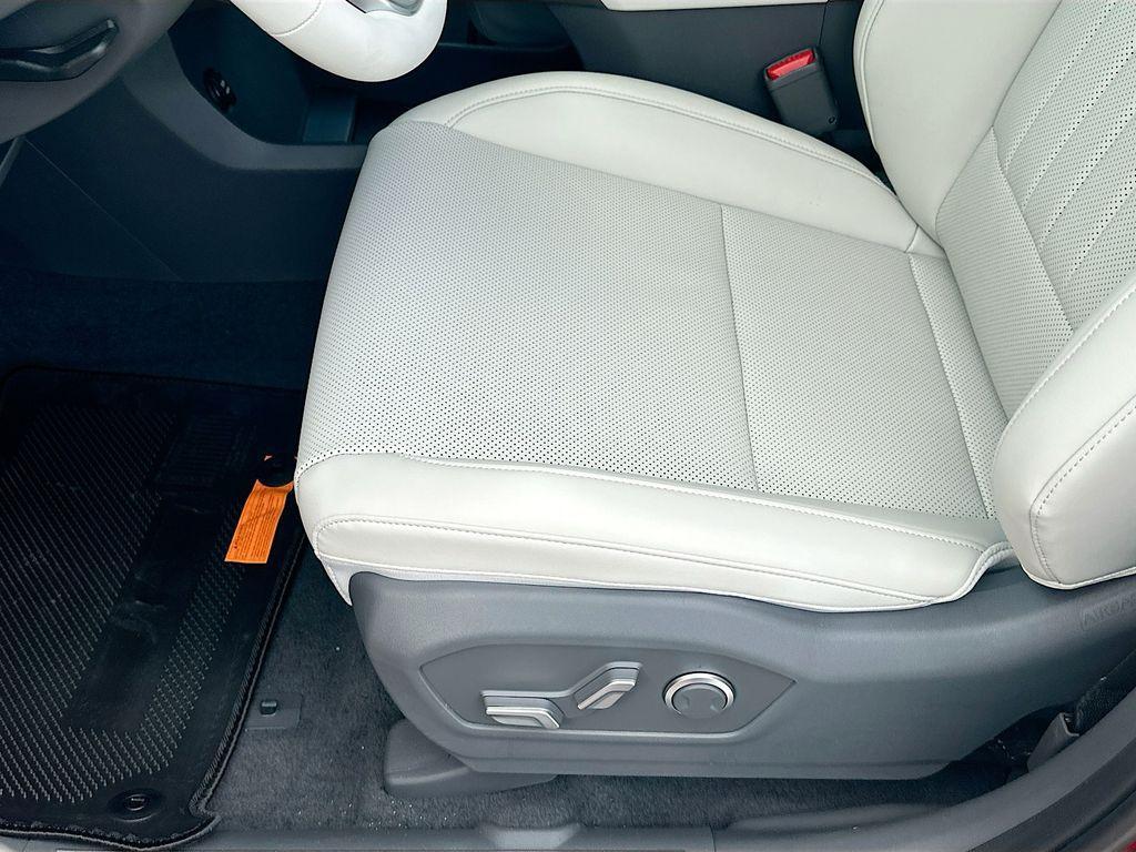 new 2025 Hyundai Santa Fe car, priced at $39,670