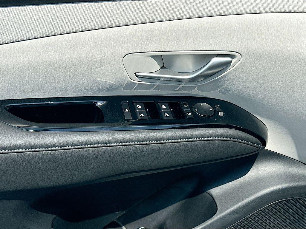new 2025 Hyundai TUCSON Hybrid car, priced at $43,850