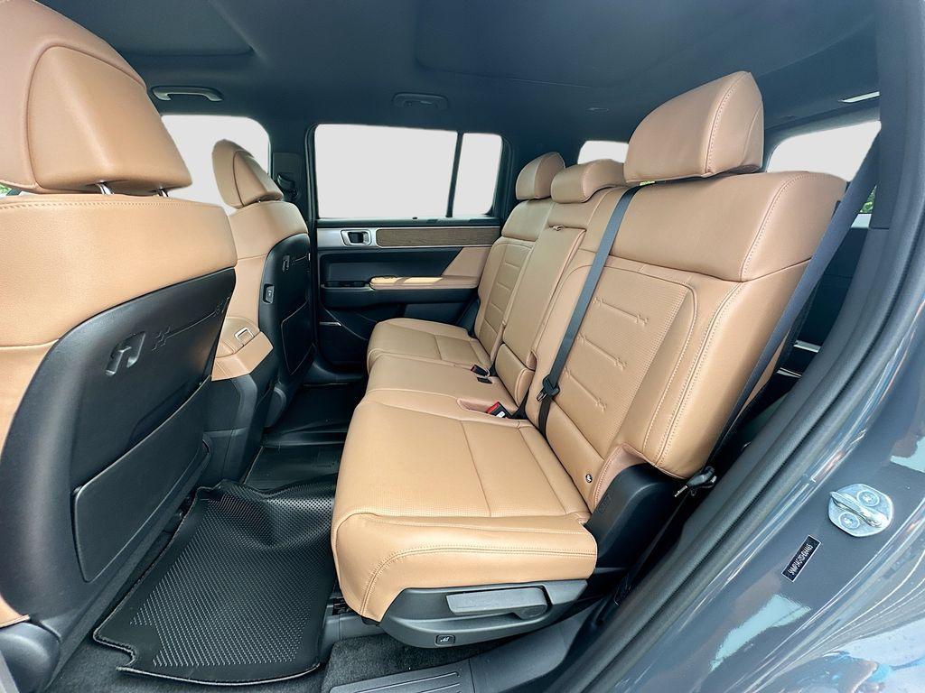 new 2025 Hyundai SANTA FE HEV car