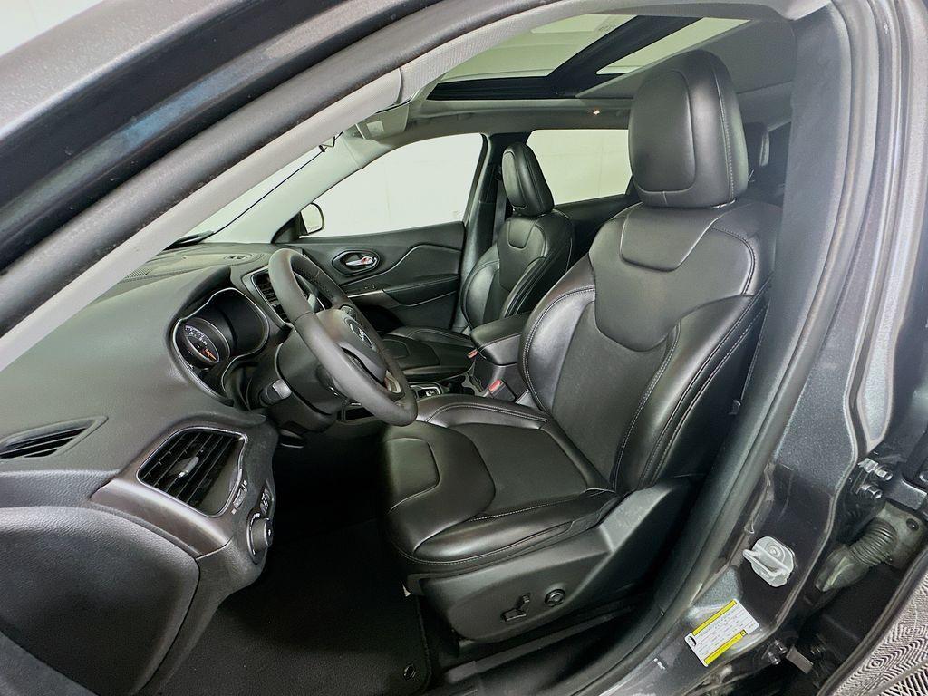 used 2020 Jeep Cherokee car, priced at $15,060
