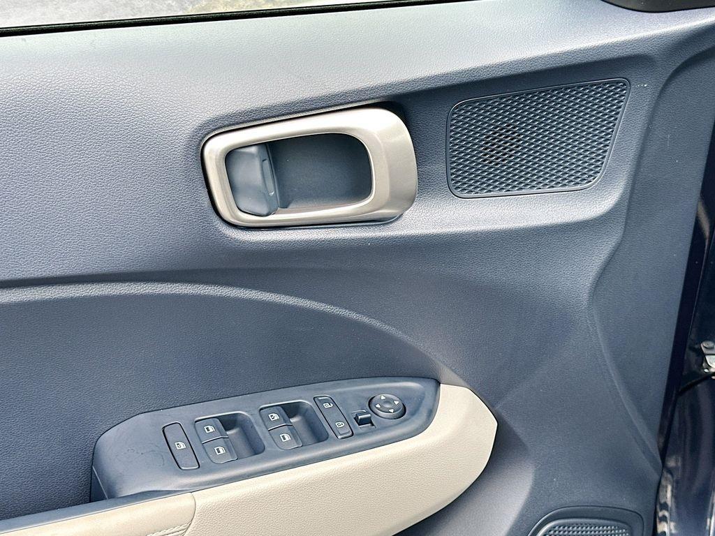 new 2025 Hyundai Venue car, priced at $25,545