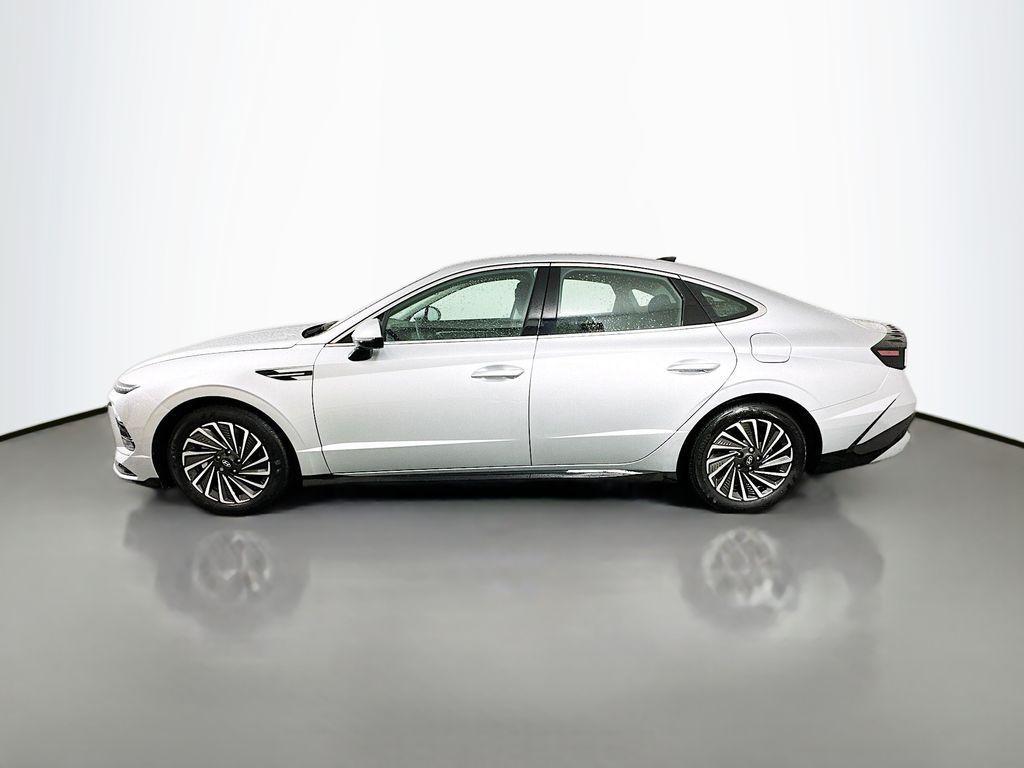 used 2024 Hyundai Sonata Hybrid car, priced at $25,815
