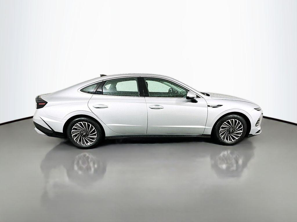 used 2024 Hyundai Sonata Hybrid car, priced at $25,815