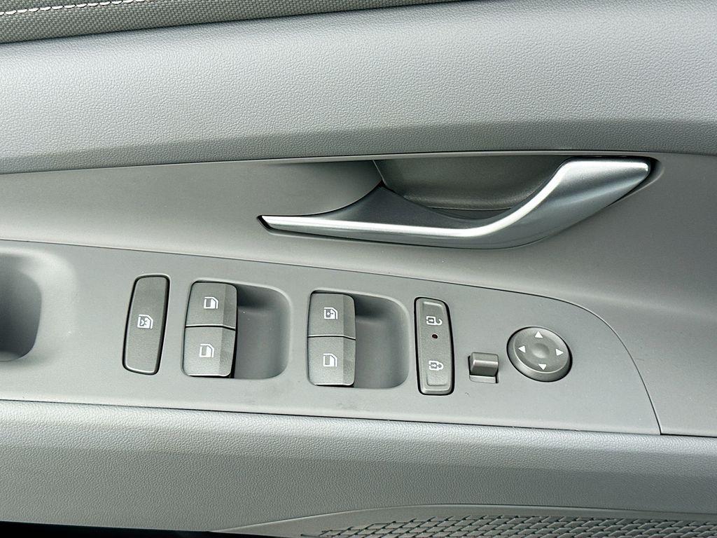 new 2025 Hyundai ELANTRA HEV car, priced at $29,685