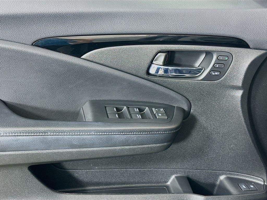 used 2020 Honda Pilot car, priced at $28,958