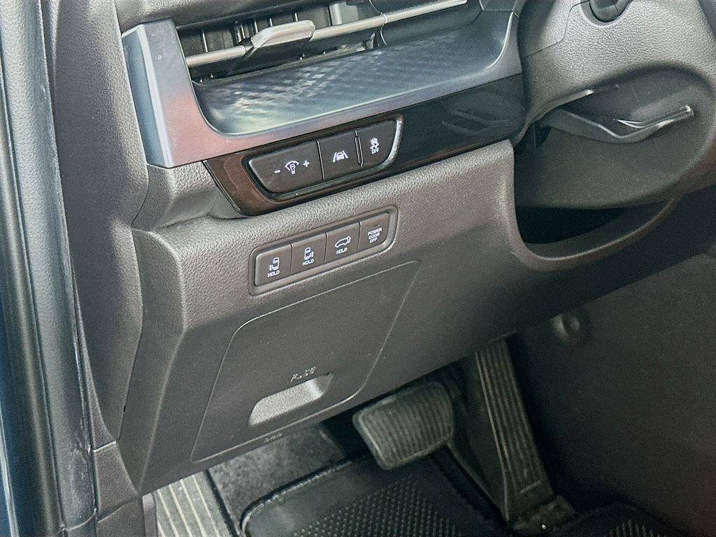 used 2022 Kia Carnival car, priced at $23,585