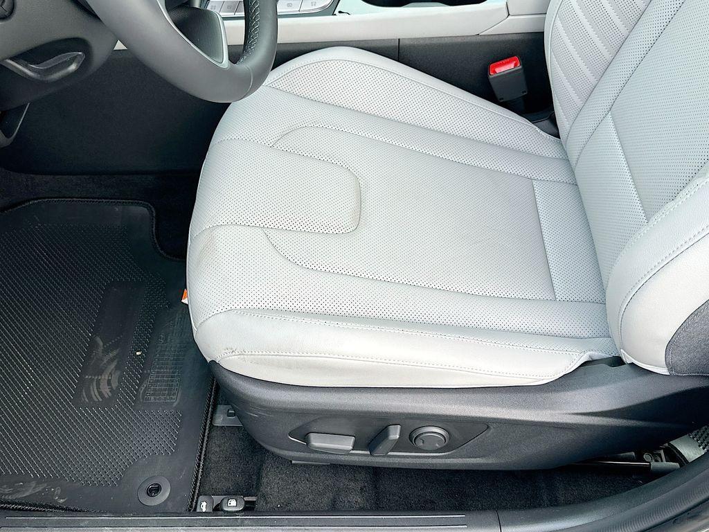 new 2025 Hyundai Elantra car, priced at $28,565
