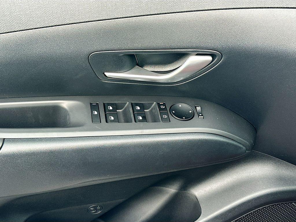 new 2025 Hyundai TUCSON Hybrid car, priced at $38,975