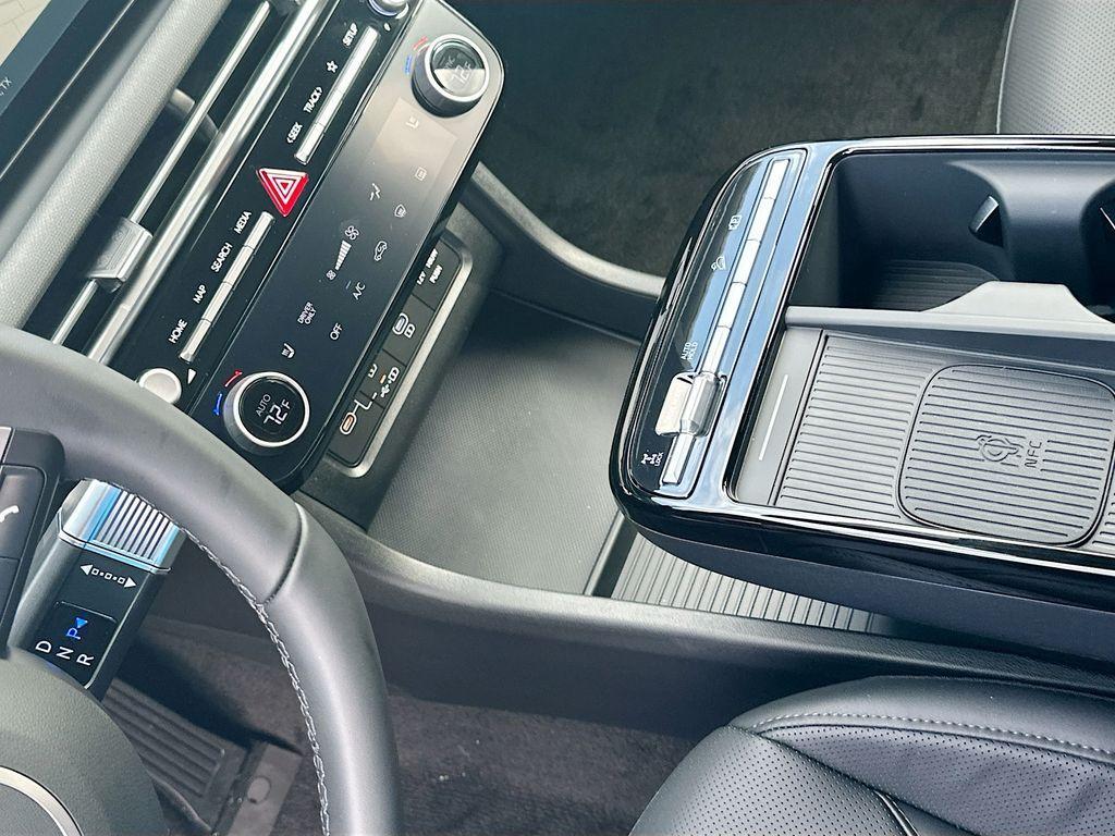 new 2025 Hyundai TUCSON Hybrid car, priced at $38,975