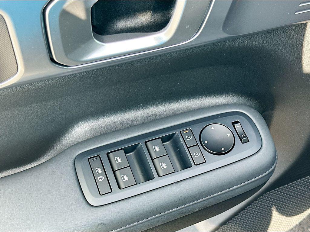 new 2025 Hyundai SANTA FE HEV car, priced at $40,014