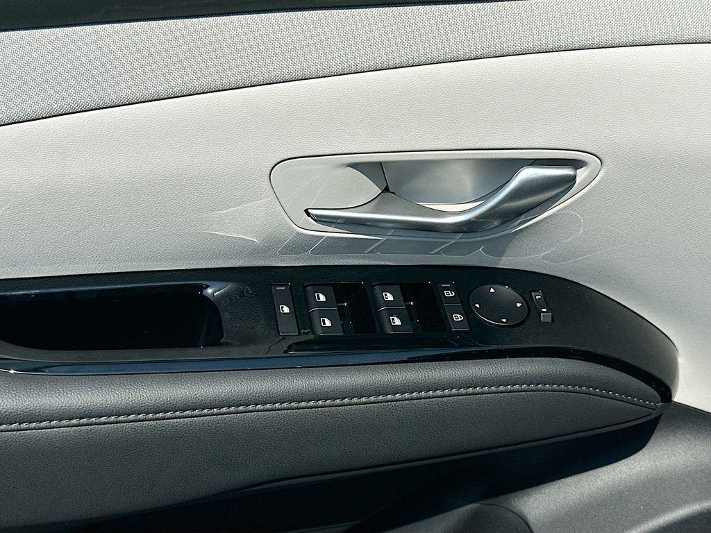 new 2025 Hyundai TUCSON Hybrid car, priced at $43,850