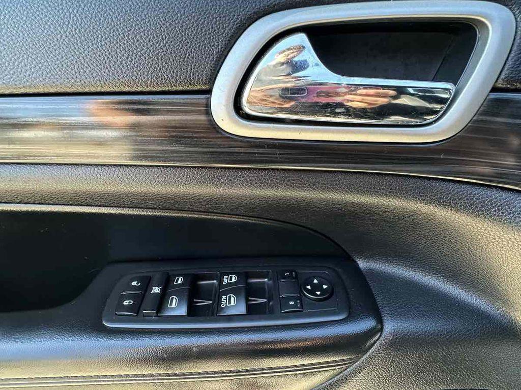 used 2020 Jeep Grand Cherokee car, priced at $18,995