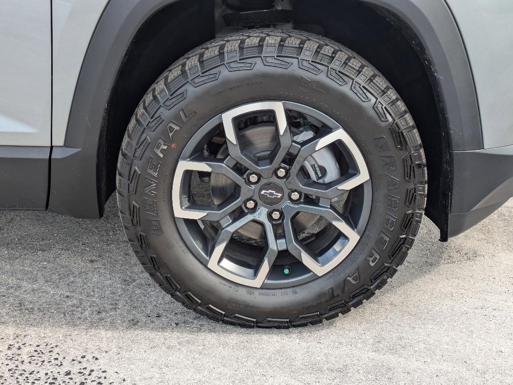 new 2026 Chevrolet Equinox car, priced at $34,895