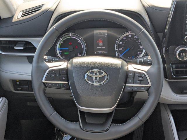 used 2022 Toyota Highlander Hybrid car, priced at $35,489