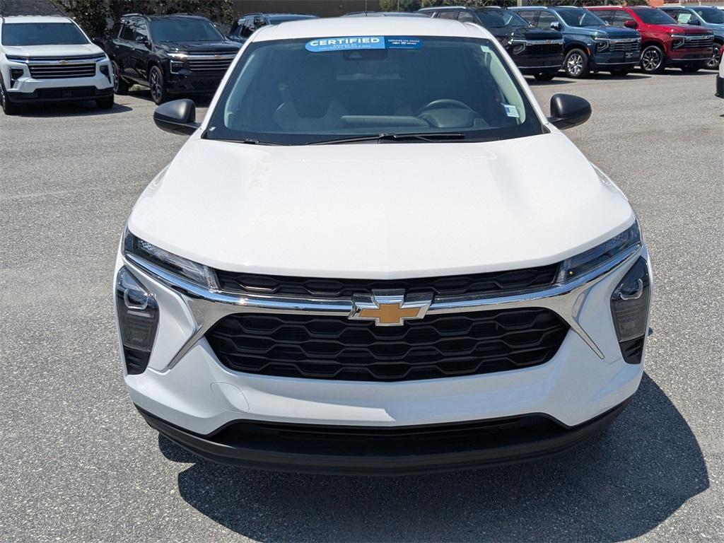 used 2025 Chevrolet Trax car, priced at $22,187