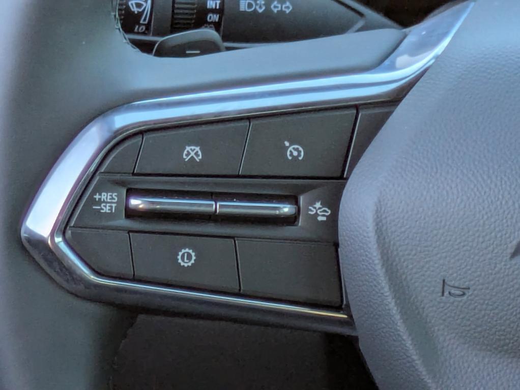 new 2026 Chevrolet Equinox car, priced at $31,305