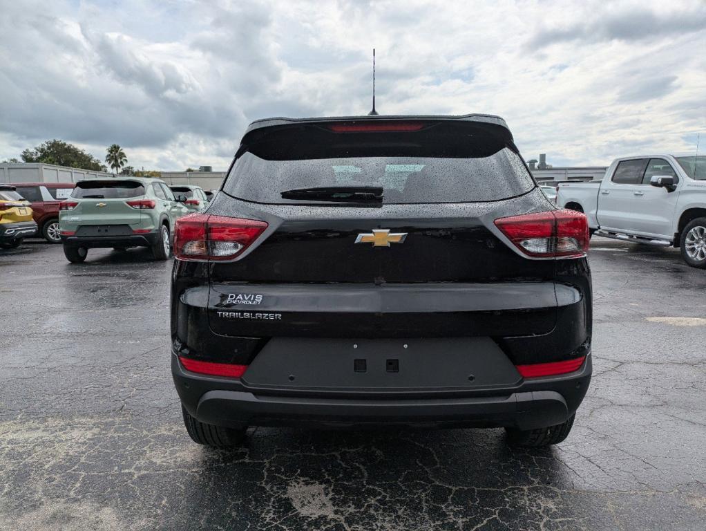new 2025 Chevrolet TrailBlazer car, priced at $24,180