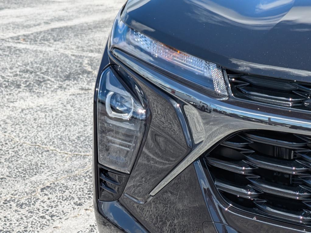 new 2025 Chevrolet Trax car, priced at $23,290