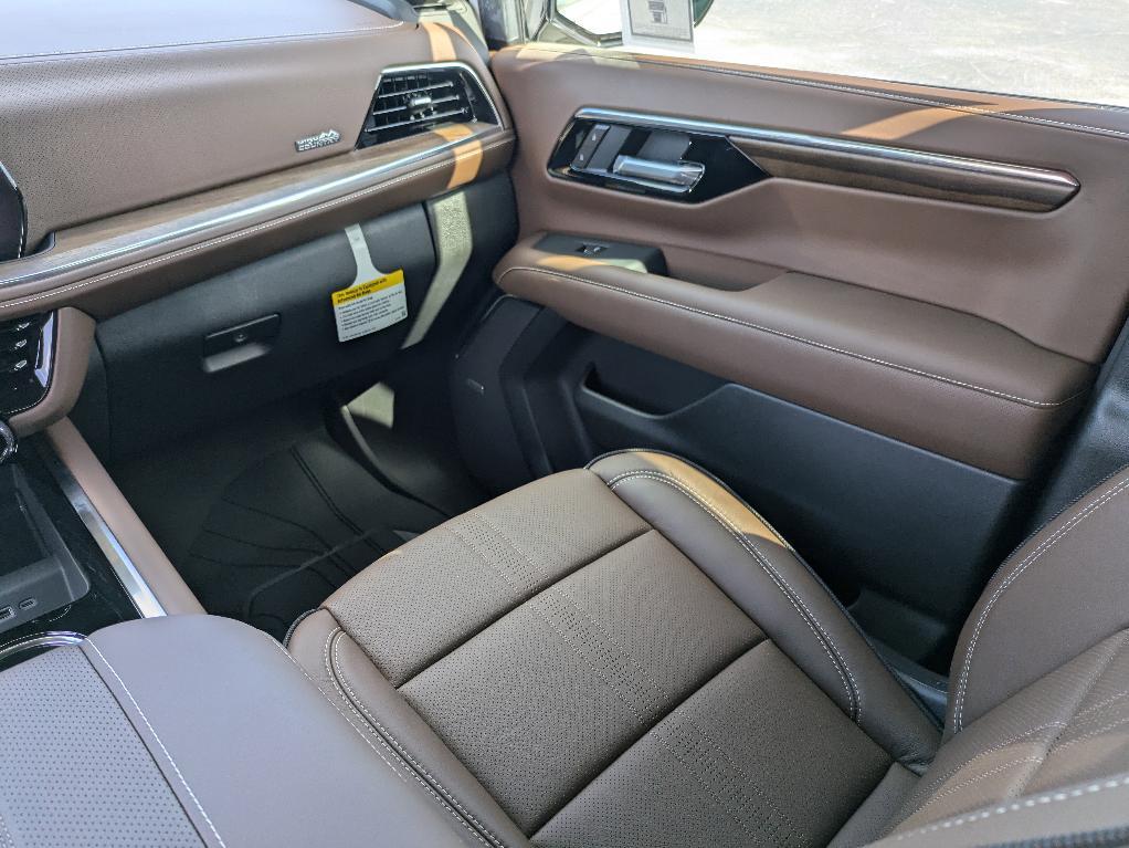 new 2025 Chevrolet Suburban car, priced at $80,455