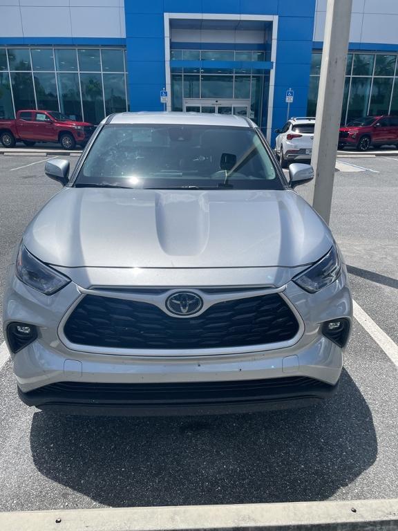 used 2024 Toyota Highlander car, priced at $37,545