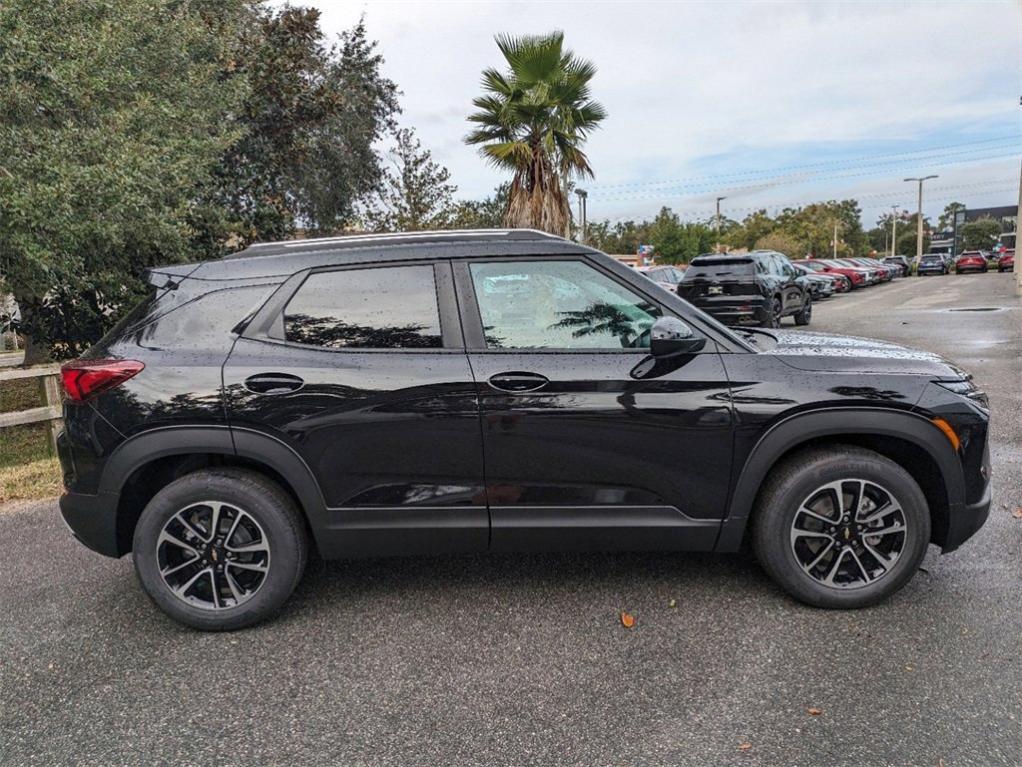 new 2025 Chevrolet TrailBlazer car, priced at $27,725