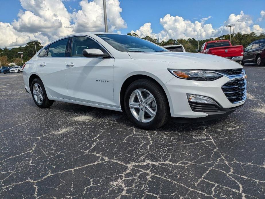 new 2025 Chevrolet Malibu car, priced at $26,495