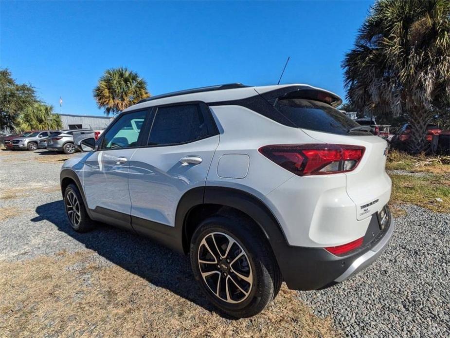 new 2025 Chevrolet TrailBlazer car, priced at $27,975