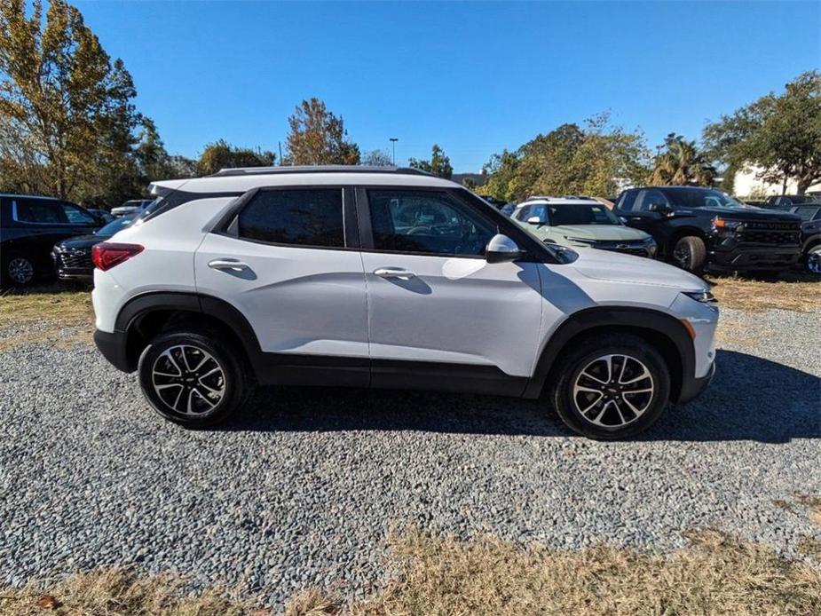 new 2025 Chevrolet TrailBlazer car, priced at $27,975