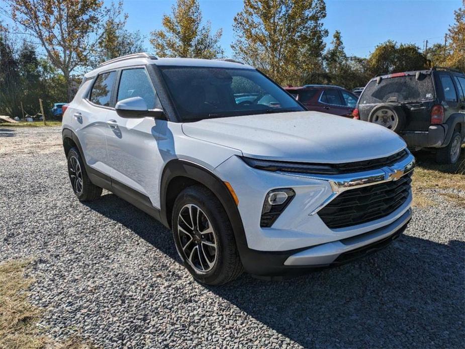 new 2025 Chevrolet TrailBlazer car, priced at $27,975