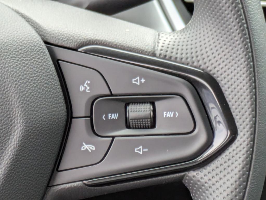 new 2025 Chevrolet Trax car, priced at $21,290