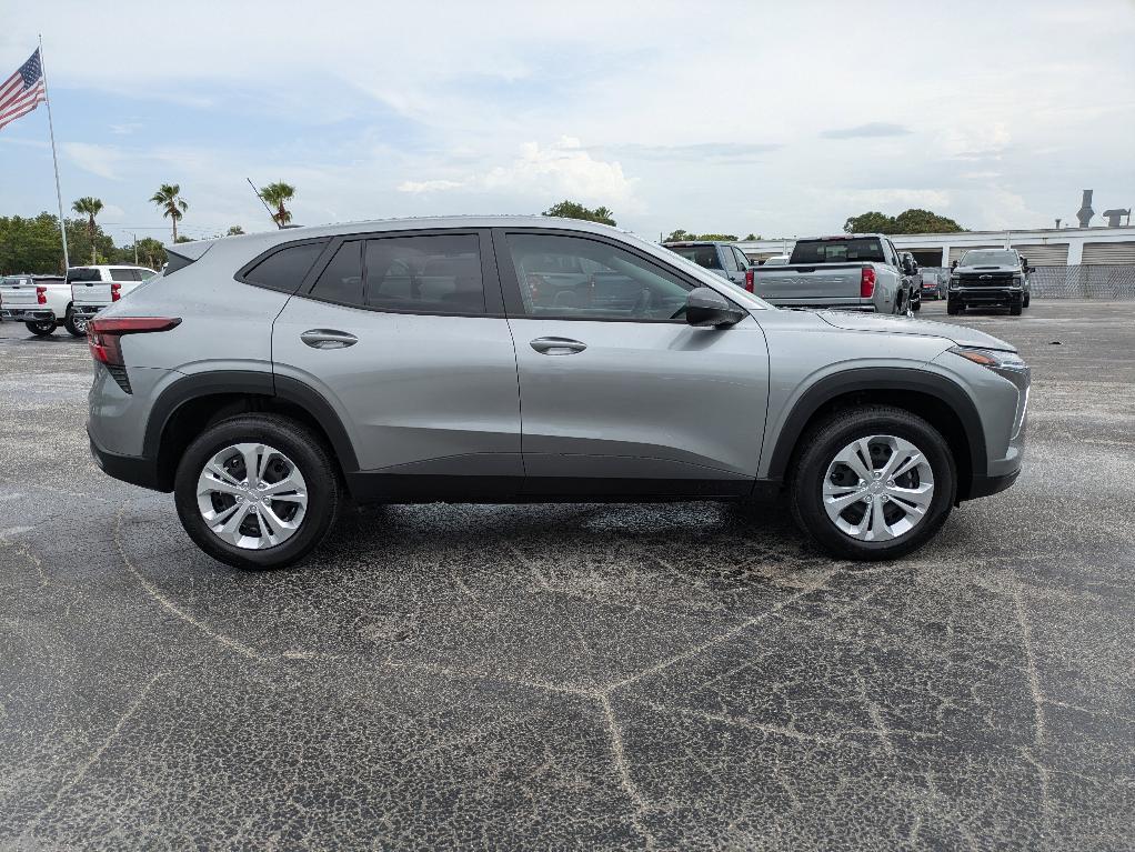 new 2025 Chevrolet Trax car, priced at $21,290