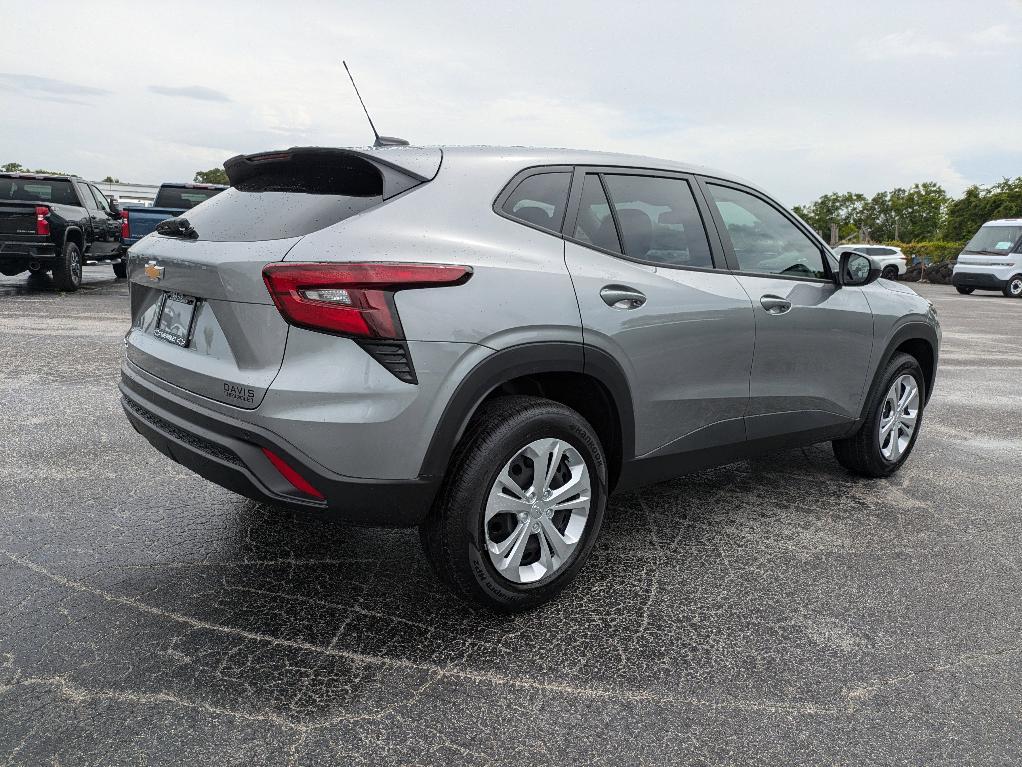 new 2025 Chevrolet Trax car, priced at $21,290