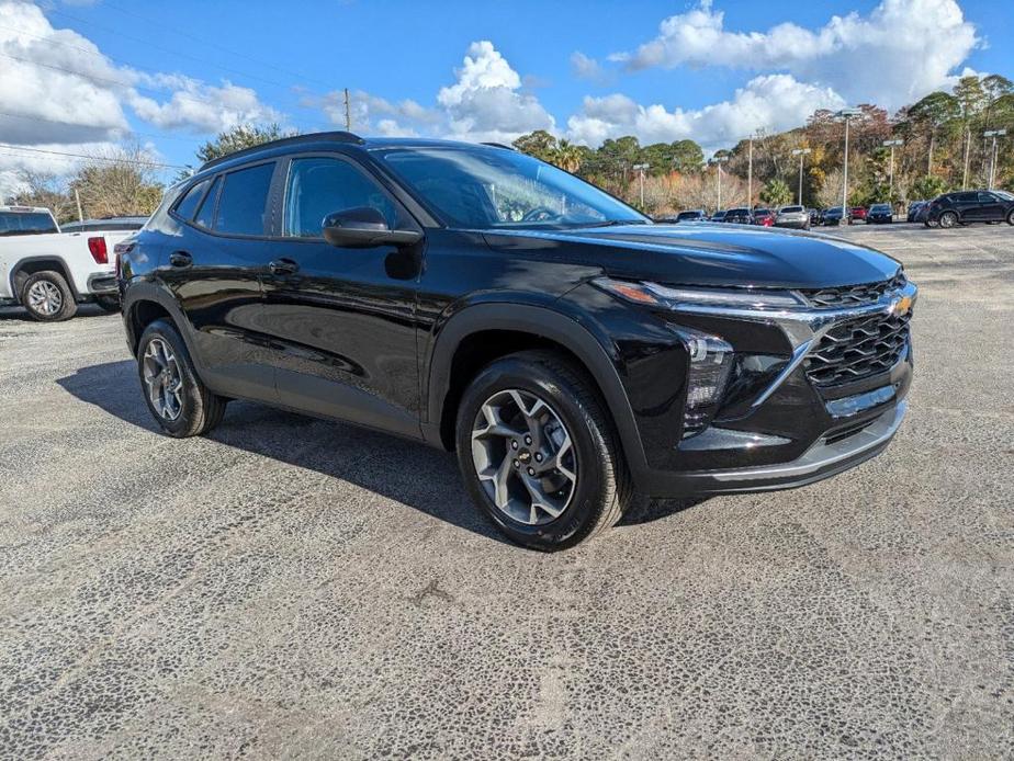 new 2025 Chevrolet Trax car, priced at $25,235