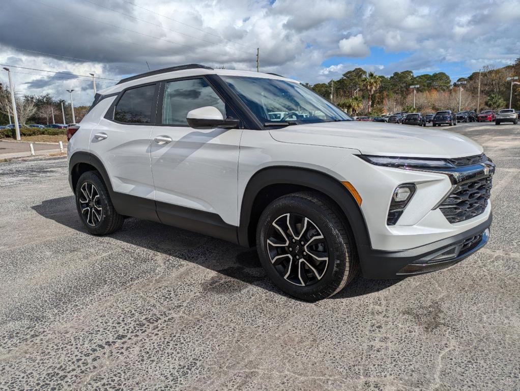 new 2025 Chevrolet TrailBlazer car, priced at $32,225