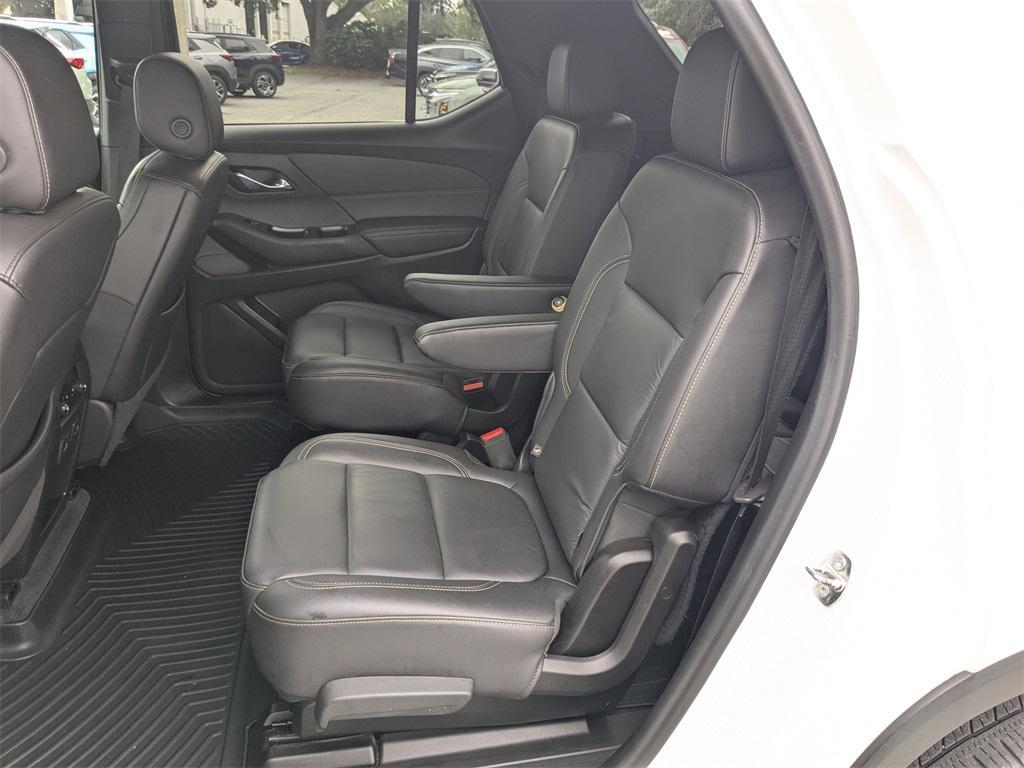 used 2022 Chevrolet Traverse car, priced at $23,589