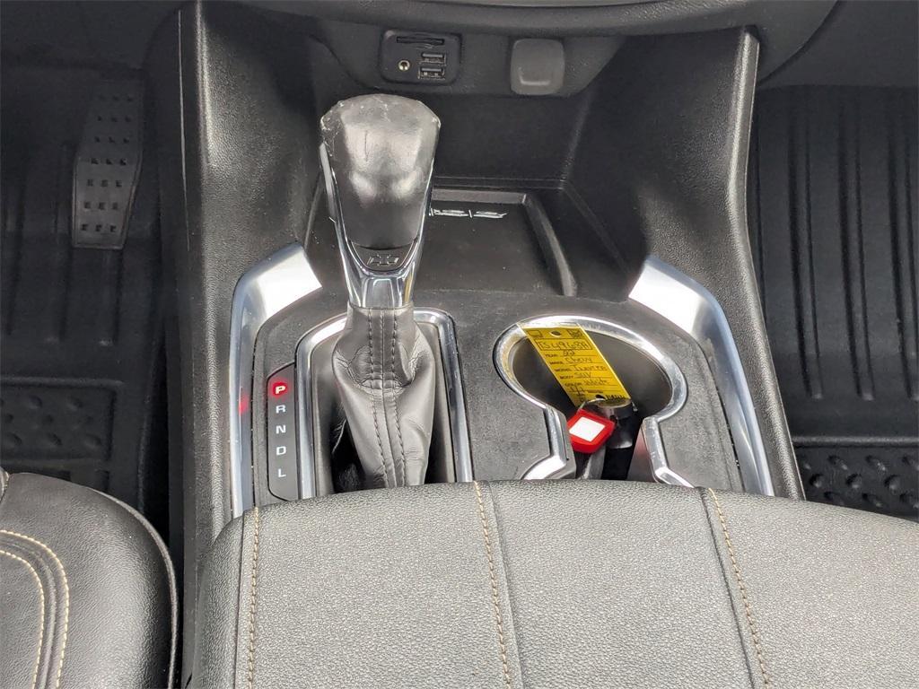 used 2022 Chevrolet Traverse car, priced at $23,589