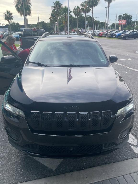 used 2023 Jeep Cherokee car
