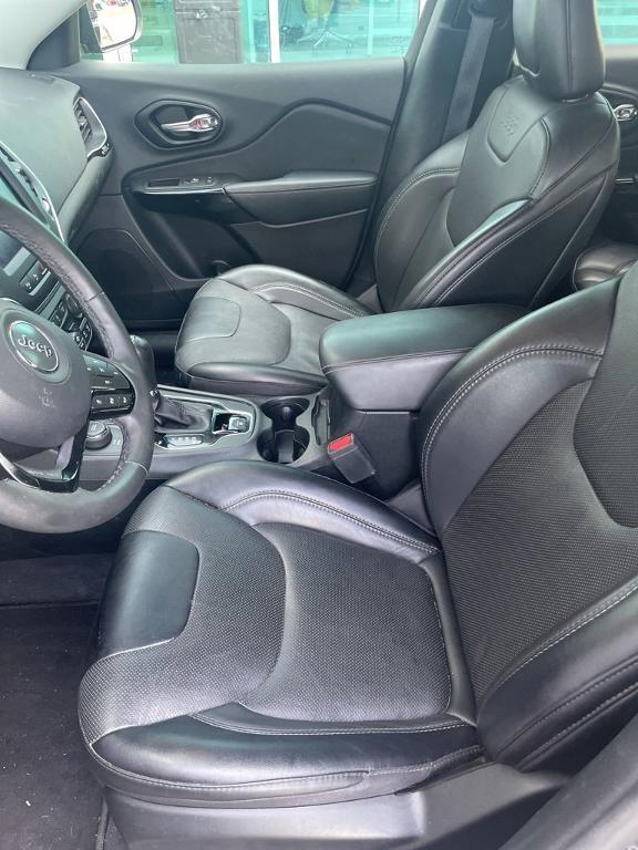 used 2023 Jeep Cherokee car