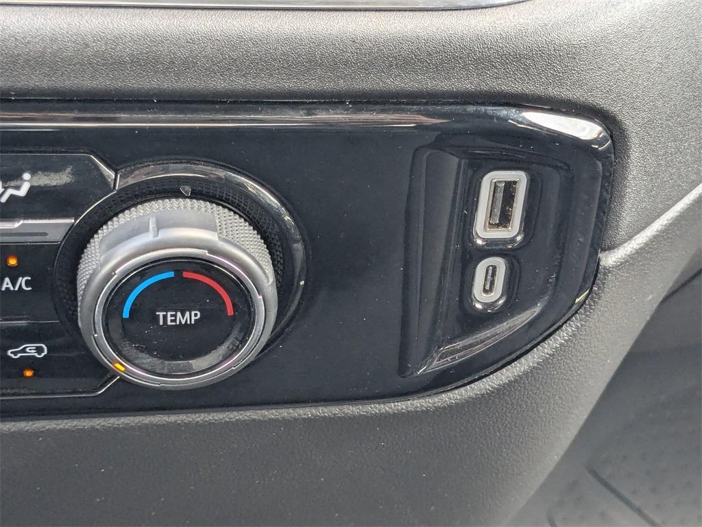 used 2024 Chevrolet Silverado 1500 car, priced at $42,689